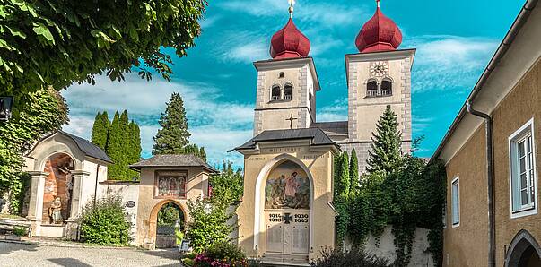 Eingang zur Stiftskirche Millstatt © Attila Szabo