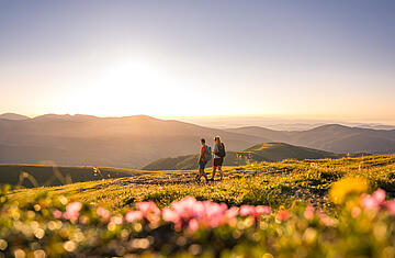 Wandern bei Sonnenuntergang © Michael Stabentheiner_MBN Tourismus