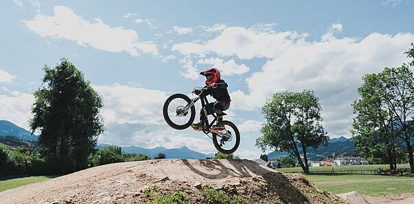 Radfahren mit Familie im Bikepark in Seeboden  ©  Daniela Ebner_MBN Tourismus