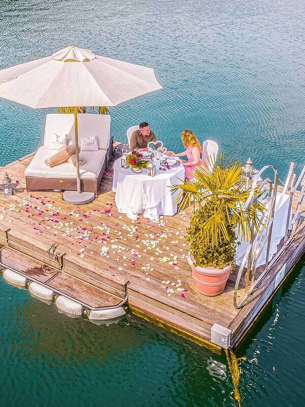 Dinner-Floß im Millstätter See – beliebter Ort für Heiratsanträge