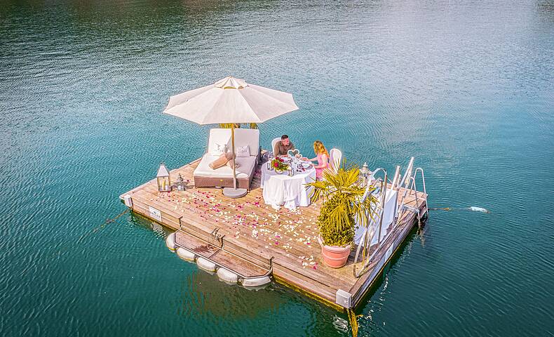 Dinner-Floß im Millstätter See – beliebter Ort für Heiratsanträge